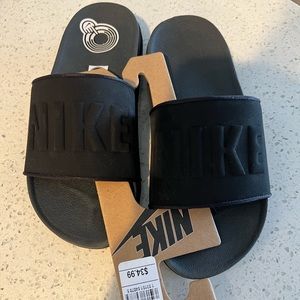 COPY - Nike Slides NWT